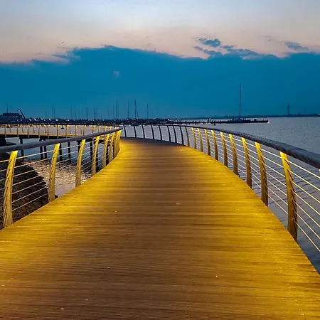 Strandburg-kueken * Fehmarn