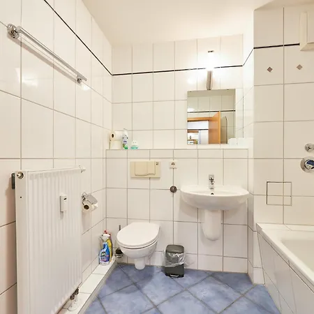 Strandburg-kueken Fehmarn